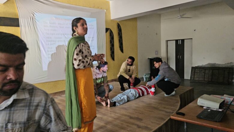 ਯੁਵਾ ਆਪਦਾ ਮਿੱਤਰ’ ਯੋਜਨਾ ਤਹਿਤ ਹੁਸ਼ਿਆਰਪੁਰ ‘ਚ ਲਗਾਇਆ ਸਿਖਲਾਈ ਪ੍ਰੋਗਰਾਮ