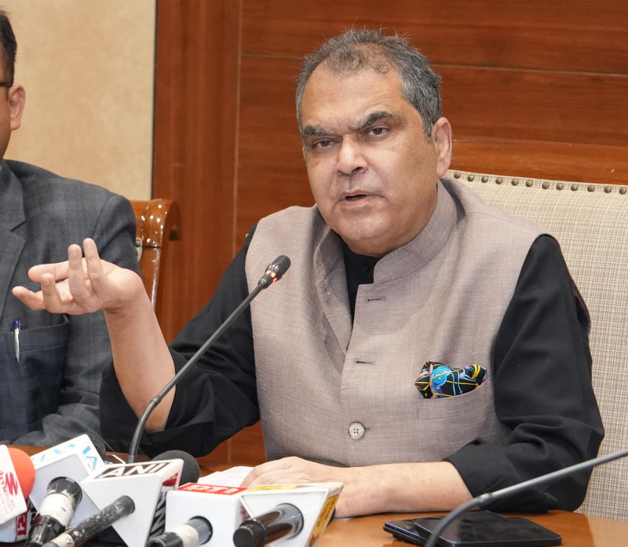 ਪੰਜਾਬ ਸਰਕਾਰ ਨੇ ਬਿਜਲੀ ਕੁਨੈਕਸ਼ਨਾਂ ਸਬੰਧੀ ਪ੍ਰਕਿਰਿਆ ਨੂੰ ਬਣਾਇਆ ਸਰਲ; 50 ਕਿਲੋਵਾਟ ਤੱਕ ਦੇ ਲੋਡ ਵਾਲੇ ਖਪਤਕਾਰਾਂ ਲਈ ਸਵੈ-ਪ੍ਰਮਾਣੀਕਰਨ ਦੀ ਕੀਤੀ ਸ਼ੁਰੂਆਤ: ਸੰਜੀਵ ਅਰੋੜਾ