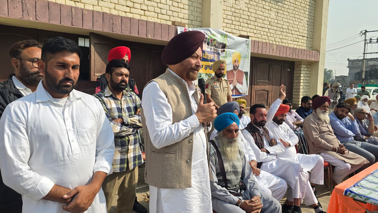 ਵਿਧਾਇਕ ਕਾਕਾ ਬਰਾੜ ਨੇ ਵੱਖ-ਵੱਖ ਪਿੰਡਾਂ ’ਚ ਘਰਾਂ ਦੇ ਨੁਕਸਾਨ ਸਬੰਧੀ ਮੁਆਵਜੇ ਅਧੀਨ 270 ਲਾਭਪਾਤਰੀਆਂ ਨੂੰ ਜਾਰੀ ਕੀਤੇ ਸੈਕਸ਼ਨ ਲੈਟਰ