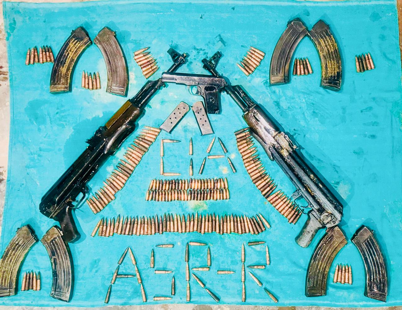 ਅੰਮ੍ਰਿਤਸਰ ਵਿੱਚ ਭਾਰਤ-ਪਾਕਿਸਤਾਨ ਸਰਹੱਦ ਨੇੜਿਓਂ ਦੋ ਏਕੇ -ਸੀਰੀਜ਼ ਅਸਾਲਟ ਰਾਈਫਲਾਂ, ਇੱਕ ਆਧੁਨਿਕ ਪਿਸਤੌਲ ਬਰਾਮਦ