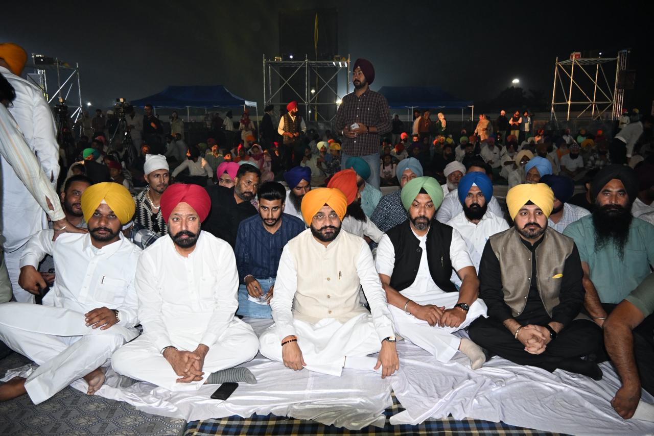 ਲਾਈਟ ਐਂਡ ਸਾਊਂਡ ਸ਼ੋਅ ਨੇ ਸ੍ਰੀ ਗੁਰੂ ਤੇਗ਼ ਬਹਾਦਰ ਜੀ ਦੀ ਲਾਸਾਨੀ ਕੁਰਬਾਨੀ ਅਤੇ ਮਹਾਨ ਫਲਸਫੇ ‘ਤੇ ਚਾਨਣਾ ਪਾਇਆ