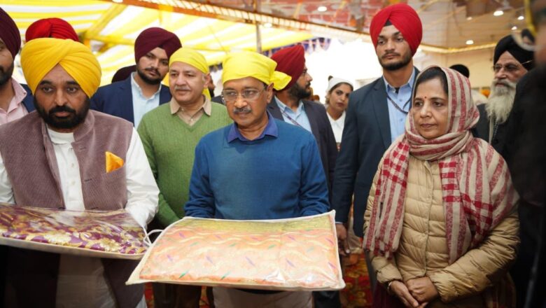 ਮੁੱਖ ਮੰਤਰੀ ਭਗਵੰਤ ਸਿੰਘ ਮਾਨ ਅਤੇ ਅਰਵਿੰਦ ਕੇਜਰੀਵਾਲ ਨੇ ਗੁਰਦੁਆਰਾ ਤਖ਼ਤ ਸ੍ਰੀ ਕੇਸਗੜ੍ਹ ਸਾਹਿਬ, ਗੁਰਦੁਆਰਾ ਸੀਸ ਗੰਜ ਸਾਹਿਬ ਅਤੇ ਗੁਰਦੁਆਰਾ ਭੋਰਾ ਸਾਹਿਬ ਵਿਖੇ ਮੱਥਾ ਟੇਕਿਆ