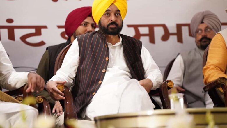 ਮੁੱਖ ਮੰਤਰੀ ਨੇ ਨੌਵੇਂ ਪਾਤਸ਼ਾਹ ਸ੍ਰੀ ਗੁਰੂ ਤੇਗ਼ ਬਹਾਦਰ ਜੀ ਦੇ ਚਰਨ ਛੋਹ ਪ੍ਰਾਪਤ 142 ਪਿੰਡਾਂ ਤੇ ਸ਼ਹਿਰਾਂ ਦੇ ਵਿਕਾਸ ਲਈ 71 ਕਰੋੜ ਰੁਪਏ ਦੇ ਚੈੱਕ ਵੰਡੇ