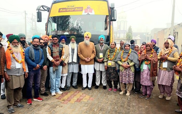 ਸਪੀਕਰ ਸ. ਸੰਧਵਾਂ ਵੱਲੋਂ ਪਿੰਡ ਘੁਮਿਆਰਾ ਅਤੇ ਮਿਸ਼ਰੀ ਵਾਲਾ ਤੋਂ ਮੁੱਖ ਮੰਤਰੀ ਤੀਰਥ ਯਾਤਰਾ ਬੱਸ ਰਵਾਨਾ