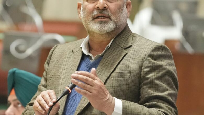 ਵੀਬੀ ਜੀ ਰਾਮ ਜੀ ਸਕੀਮ ਪਿੰਡਾਂ ਦੀ ਗਰੀਬ ਆਬਾਦੀ ਅਤੇ ਹਾਸ਼ੀਏ ‘ਤੇ ਰਹਿ ਰਹੇ ਭਾਈਚਾਰਿਆਂ ਨੂੰ ਰੋਜ਼ਗਾਰ ਦੇ ਢੁਕਵੇਂ ਮੌਕੇ ਮੁਹੱਈਆ ਕਰਵਾਉਣ ਤੋਂ ਵਾਂਝਾ ਕਰੇਗੀ: ਕੈਬਨਿਟ ਮੰਤਰੀ ਲਾਲ ਚੰਦ ਕਟਾਰੂਚੱਕ