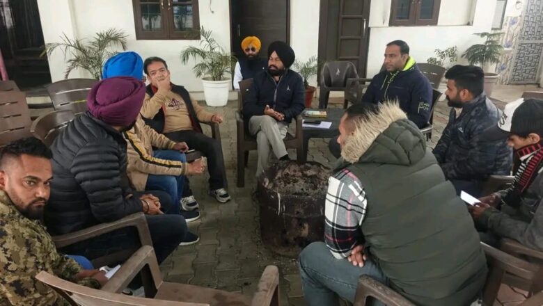 ਵਿਧਾਇਕ ਐਡਵੋਕੈਟ ਅਮਰਪਾਲ ਸਿੰਘ ਨੇ ਲੋਕ ਮਿਲਣੀ ਰਾਹੀਂ ਲੋਕਾਂ ਦੀਆਂ ਮੁਸ਼ਕਿਲਾਂ ਸੁਣਕੇ ਕੀਤੀਆਂ ਹੱਲ