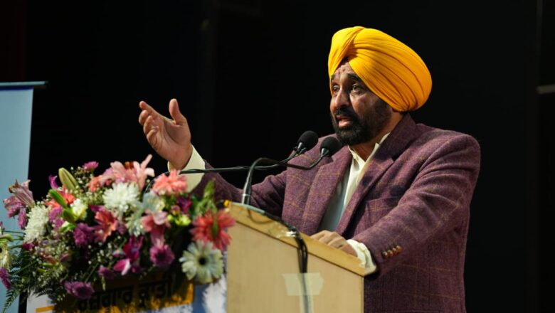 ਟਰਾਂਸਪੋਰਟ ਖੇਤਰ ਵਿੱਚ ਵੱਡੀਆਂ ਕੰਪਨੀਆਂ ਦੀ ਇਜਾਰੇਦਾਰੀ ਖ਼ਤਮ ਕਰਨ ਲਈ ਮੁੱਖ ਮੰਤਰੀ ਦਾ ਵੱਡਾ ਕਦਮ, ‘ਰੋਜ਼ਗਾਰ ਕ੍ਰਾਂਤੀ ਯੋਜਨਾ’ ਅਧੀਨ ਬੇਰੋਜ਼ਗਾਰ ਨੌਜਵਾਨਾਂ ਨੂੰ 505 ਮਿੰਨੀ ਬੱਸ ਪਰਮਿਟ ਸੌਂਪੇ