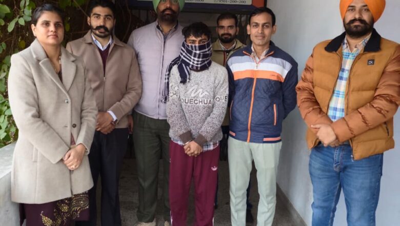 1500 ਰਿਸ਼ਵਤ ਲੈਂਦਾ ਨਿੱਜੀ ਵਿਅਕਤੀ ਵਿਜੀਲੈਂਸ ਬਿਊਰੋ ਵੱਲੋਂ ਰੰਗੇ ਹੱਥੀਂ ਕਾਬੂ