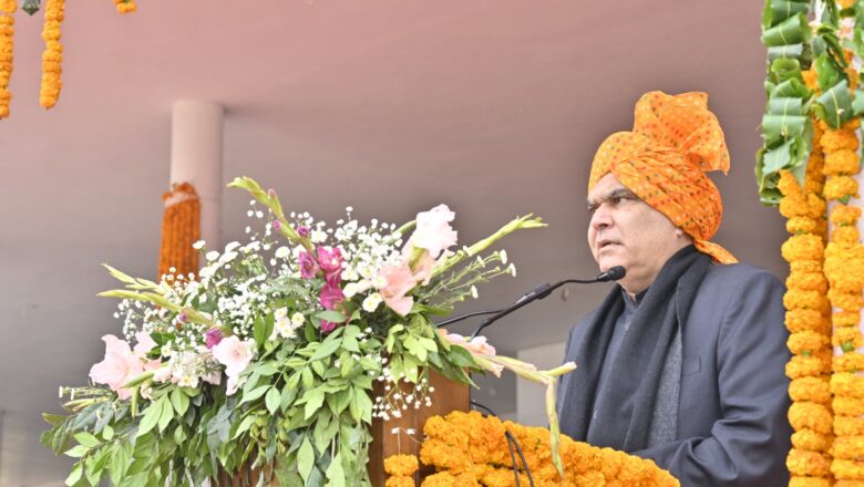 ਕੈਬਨਿਟ ਮੰਤਰੀ ਸ੍ਰੀ ਸੰਜੀਵ ਅਰੋੜਾ ਨੇ ਫ਼ਰੀਦਕੋਟ ਵਿੱਚ 77ਵੇਂ ਗਣਤੰਤਰ ਦਿਵਸ ਮੌਕੇ ਝੰਡਾ ਲਹਿਰਾਇਆ