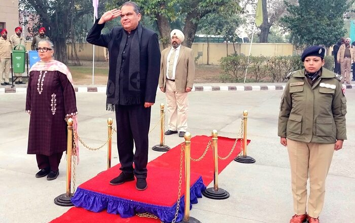 ਕੈਬਨਿਟ ਮੰਤਰੀ ਸ੍ਰੀ ਸੰਜੀਵ ਅਰੋੜਾ ਨੇ ਫ਼ਰੀਦਕੋਟ ਵਿੱਚ 77ਵੇਂ ਗਣਤੰਤਰ ਦਿਵਸ ਮੌਕੇ ਝੰਡਾ ਲਹਿਰਾਇਆ