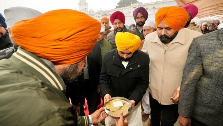 ਸ੍ਰੀ ਅਕਾਲ ਤਖ਼ਤ ਸਾਹਿਬ ਅੱਗੇ ਨਿਮਾਣੇ ਸਿੱਖ ਵਜੋਂ ਪੇਸ਼ ਹੋਏ ਮੁੱਖ ਮੰਤਰੀ ਮਾਨ