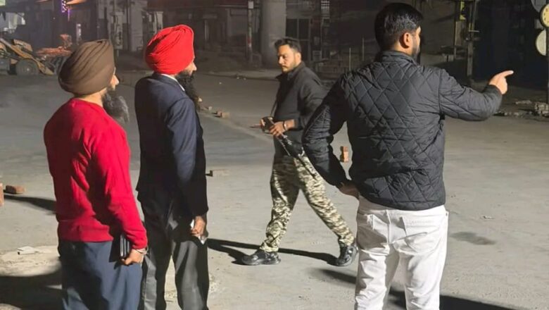 ਵਿਧਾਇਕ ਸ਼ੈਰੀ ਕਲਸੀ ਨੇ ਕਾਰਪੋਰੇਸ਼ਨ ਦਫਤਰ ਦੇ ਸਾਹਮਣੇ ਚੌਂਕ ਨੂੰ ਚੌੜਾ ਕੀਤੇ ਜਾਣ ਅਤੇ ਸੜਕ ਬਣਾਉਣ ਦੇ ਚੱਲ ਰਹੇ ਕੰਮਾਂ ਦਾ ਲਿਆ ਜਾਇਜ਼ਾ