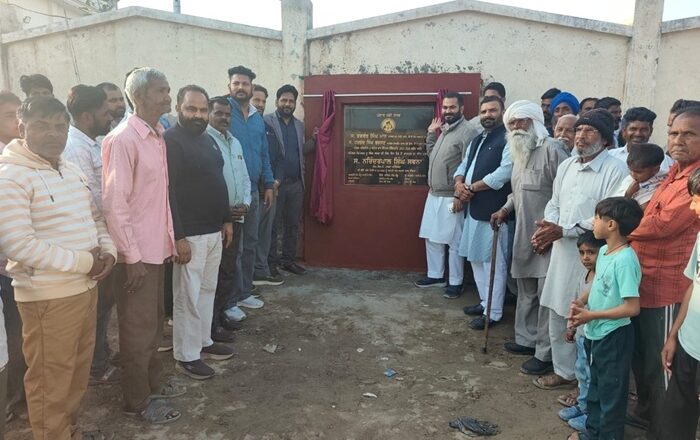 ਵਿਧਾਇਕ ਫਾਜ਼ਿਲਕਾ ਨੇ 5 ਕਰੋੜ 20 ਲੱਖ ਦੀ ਲਾਗਤ ਨਾਲ ਸਾਦਕੀ ਬਾਰਡਰ ਰੋਡ ਤੋਂ ਖਾਣ ਵਾਲਾ ਤੱਕ ਬਣਨ ਵਾਲੀ ਨਵੀ ਸੜਕ ਤੇ ਚੌੜੀ ਸੜਕ ਦਾ  ਨੀਂਹ ਪੱਥਰ ਰੱਖ ਕੇ ਕੰਮ ਸ਼ੁਰੂ ਕਰਵਾਇਆ