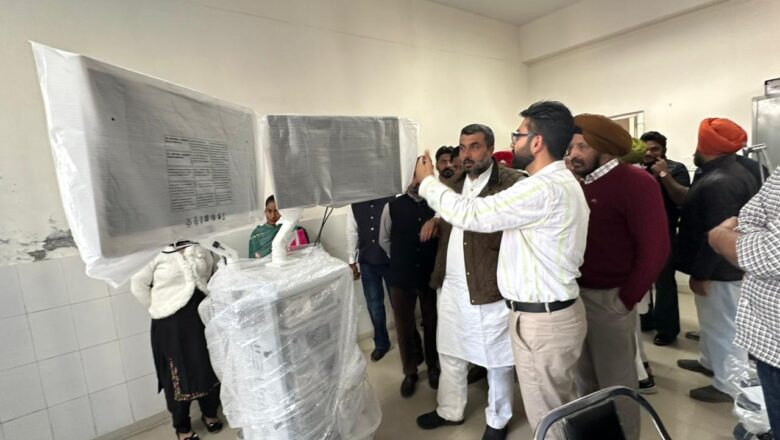 ਜਲਾਲਾਬਾਦ ਵਿਖ਼ੇ ਸਿਹਤ ਸੁਵਿਧਾਵਾਂ ਵਿਚ ਵਾਧਾ, 1 ਕਰੋੜ 64 ਲੱਖ ਦੀ ਲਾਗਤ ਨਾਲ ਸਿਵਲ ਹਸਪਤਾਲ ਜਲਾਲਾਬਾਦ ਵਿਖ਼ੇ ਲਿਆਂਦੇ ਗਈ ਮਸ਼ੀਨ ਤੇ ਵੈਂਟੀਲੇਟਰ – ਜਗਦੀਪ ਕੰਬੋਜ ਗੋਲਡੀ