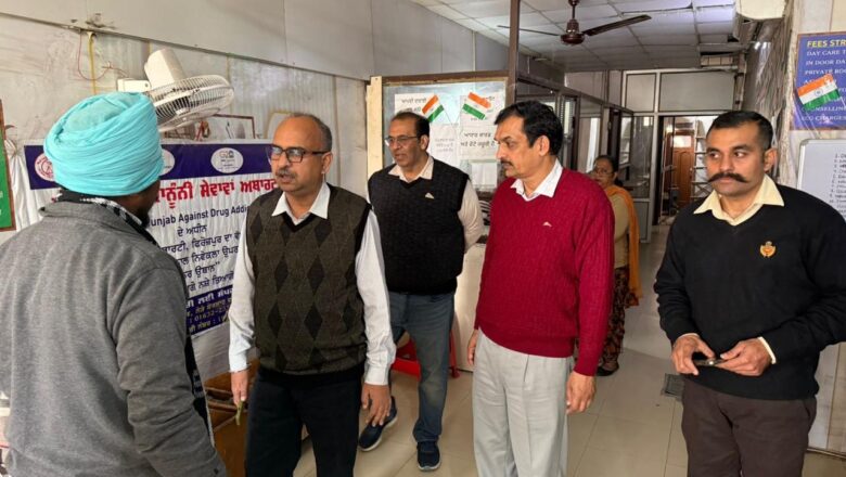 ਸਿਵਲ ਸਰਜਨ ਵੱਲੋਂ ਨਸ਼ਾ-ਛੁਡਾਊ ਕੇਂਦਰਾਂ ਦਾ ਅਚਨਚੇਤ ਦੌਰਾ