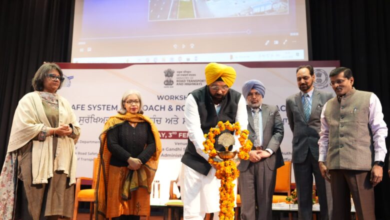 ਸੁਰੱਖਿਅਤ ਸੜਕਾਂ ਦੇ ਨਾਲ ਨਾਲ ਲੋਕਾਂ ਨੂੰ ਵੀ ਟਰੈਫਿਕ ਨਿਯਮਾਂ ਦੀ ਪਾਲਣਾ ਲਈ ਜਾਗਰੂਕ ਹੋਣ ਦੀ ਲੋੜ: ਹਰਭਜਨ ਸਿੰਘ ਈ.ਟੀ.ਓ.