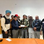 ਐਨ.ਆਰ.ਆਈ ਮੰਤਰੀ ਮੰਤਰੀ ਡਾ. ਰਵਜੋਤ ਨੇ ਤਿੰਨ  ਗ੍ਰਾਮ ਪੰਚਾਇਤਾਂ ਨੂੰ ਦਿੱਤੇ 17 ਲੱਖ ਰੁਪਏ ਦੇ ਚੈਕ