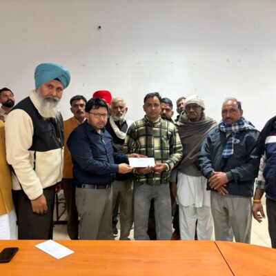 ਐਨ.ਆਰ.ਆਈ ਮੰਤਰੀ ਮੰਤਰੀ ਡਾ. ਰਵਜੋਤ ਨੇ ਤਿੰਨ  ਗ੍ਰਾਮ ਪੰਚਾਇਤਾਂ ਨੂੰ ਦਿੱਤੇ 17 ਲੱਖ ਰੁਪਏ ਦੇ ਚੈਕ