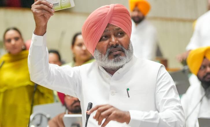 ਮਹਿਲਾਵਾਂ ਵਿਰੁੱਧ ਅਪਮਾਨਜਨਕ ਟਿੱਪਣੀਆਂ ਅਤੇ ਭੱਦੀ ਸ਼ਬਦਾਵਲੀ ਬਿਲਕੁਲ ਵੀ ਬਰਦਾਸ਼ਤ ਯੋਗ ਨਹੀਂ; ਕਾਂਗਰਸੀ ਵਿਧਾਇਕ ਸੁਖਪਾਲ ਸਿੰਘ ਖਹਿਰਾ ਤੁਰੰਤ ਮੁਆਫ਼ੀ ਮੰਗਣ: ਹਰਪਾਲ ਸਿੰਘ ਚੀਮਾ