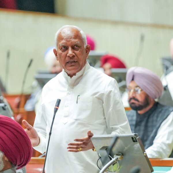 ਖਣਨ ਮੰਤਰੀ ਬਰਿੰਦਰ ਕੁਮਾਰ ਗੋਇਲ ਨੇ ਵਿਰੋਧੀ ਧਿਰ ਦੇ ਆਗੂ ਨੂੰ ਕਰੜੇ ਹੱਥੀਂ ਲਿਆ