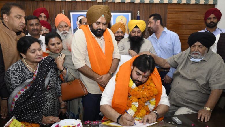 ਗਗਨਦੀਪ ਸਿੰਘ ਕਾਕੂ ਆਹਲੂਵਾਲੀਆ ਨੇ ਖਾਦੀ ਬੋਰਡ ਦੇ  ਚੇਅਰਮੈਨ  ਦਾ ਅਹੁਦਾ ਸੰਭਾਲਿਆ