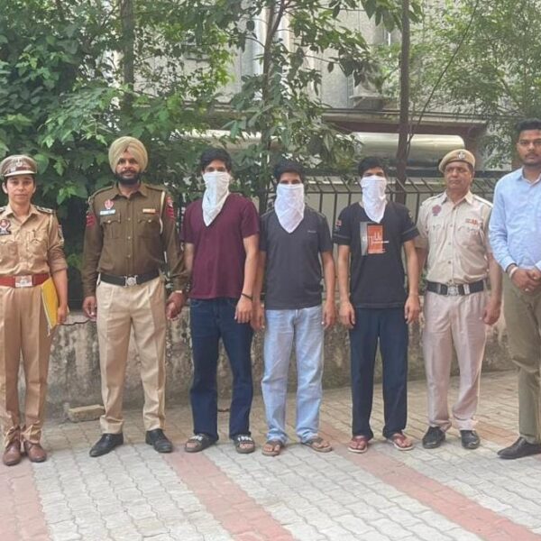 ਪੰਜਾਬ ਵਿੱਚ ਔਰਤਾਂ ਨੂੰ ਨਿਸ਼ਾਨਾ ਬਣਾ ਕੇ ਪੈਸੇ ਵਸੂਲਣ ਵਾਲੇ ਸਾਈਬਰ ਧੋਖਾਧੜੀ ਰੈਕੇਟ ਦਾ ਪਰਦਾਫਾਸ਼; 3.49 ਲੱਖ ਰੁਪਏ, 500 ਡਾਲਰ ਸਮੇਤ ਤਿੰਨ ਕਾਬੂ