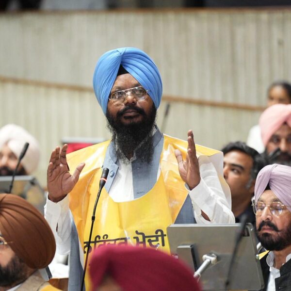 ਪੰਜਾਬ ਵਿਧਾਨ ਸਭਾ ਵੱਲੋਂ ਕੈਬਨਿਟ ਮੰਤਰੀ ਹਰਭਜਨ ਸਿੰਘ ਈਟੀਓ ਵਿਰੁੱਧ ਅਪਮਾਨਜਨਕ ਟਿੱਪਣੀਆਂ ਲਈ ਸਰਬਸੰਮਤੀ ਨਾਲ ਨਿੰਦਾ ਮਤਾ ਪਾਸ