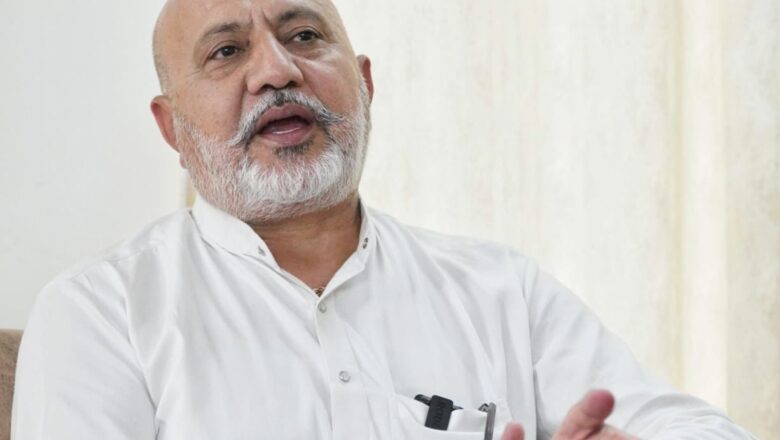 ਆਪ’ ਆਗੂ ਬਲਤੇਜ ਪੰਨੂ ਨੇ ਪੰਜਾਬੀ ਕਲਾਕਾਰ ਐਮੀ ਵਿਰਕ ਨਾਲ ਫ਼ੋਨ ‘ਤੇ ਕੀਤੀ ਗੱਲਬਾਤ, ਯੂਏਈ ਵਿੱਚ ਫਸੇ ਪਰਿਵਾਰ ਦਾ ਜਾਣਿਆ ਹਾਲ-ਚਾਲ