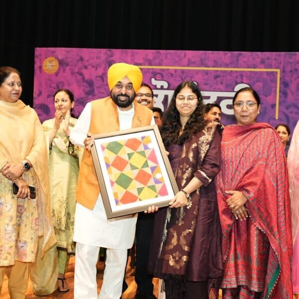 ਮੁੱਖ ਮੰਤਰੀ ਭਗਵੰਤ ਸਿੰਘ ਮਾਨ ਵੱਲੋਂ ਪੰਜਾਬ ਨੂੰ ਦੇਸ਼ ਦਾ ਮੋਹਰੀ ਸੂਬਾ ਬਣਾਉਣ ਲਈ ਲੜਕੀਆਂ ਨੂੰ ਸਮਾਜਿਕ-ਆਰਥਿਕ ਵਿਕਾਸ ਵਿੱਚ ਸਰਗਰਮ ਭਾਈਵਾਲ ਬਣਨ ਦਾ ਸੱਦਾ