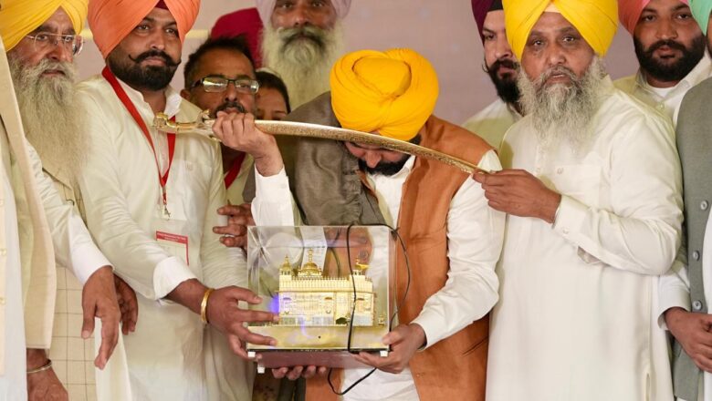 ’ਆਪ’ ਸਰਕਾਰ ਲੰਬੇ ਸਮੇਂ ਤੋਂ ਅੱਖੋਂ ਪਰੋਖੇ ਰਹੇ ਸਰਹੱਦੀ ਖੇਤਰਾਂ ਵਿੱਚ ਸੜਕਾਂ, ਨੌਕਰੀਆਂ ਅਤੇ ਨਾਗਰਿਕ ਸੇਵਾਵਾਂ ਪ੍ਰਦਾਨ ਕਰਕੇ ਨੁਹਾਰ ਬਦਲਣ ਲਈ ਵਚਨਬੱਧ: ਮੁੱਖ ਮੰਤਰੀ ਭਗਵੰਤ ਸਿੰਘ ਮਾਨ