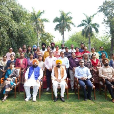 ਮੁੱਖ ਮੰਤਰੀ ਭਗਵੰਤ ਸਿੰਘ ਮਾਨ ਨੇ ਸਿੰਗਾਪੁਰ ਟ੍ਰੇਨਿੰਗ ਲਈ ਪ੍ਰਿੰਸੀਪਲਾਂ ਦੇ ਅੱਠਵੇਂ ਬੈਚ ਨੂੰ ਰਵਾਨਾ ਕੀਤਾ, ਵਿਸ਼ਵ ਪੱਧਰੀ ਸਿਖਲਾਈ ਲਈ ਹੁਣ ਤੱਕ 234 ਪ੍ਰਿੰਸੀਪਲ ਭੇਜੇ