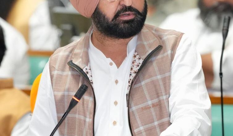 ਪਾਣੀ ਦੀ ਕਿੱਲਤ ਵਾਲੇ 1230 ਪਿੰਡਾਂ ਤੇ 125 ਬਸਤੀਆਂ ਵਿੱਚ ਜਲ ਸਪਲਾਈ ਅਤੇ 88 ਯੂਰੇਨੀਅਮ-ਪ੍ਰਭਾਵਿਤ ਖੇਤਰਾਂ ਲਈ ਨਵੇਂ ਪ੍ਰਾਜੈਕਟਾਂ ਵਾਸਤੇ 1487 ਕਰੋੜ ਰੁਪਏ ਰੱਖੇ: ਹਰਦੀਪ ਸਿੰਘ ਮੁੰਡੀਆਂ