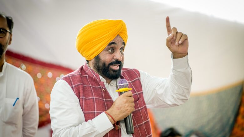 ਨਸ਼ਿਆਂ ਦਾ ਸਫਾਇਆ ਕਰਨ ਦੇ ਨਾਲ-ਨਾਲ ਅਸੀਂ ਨੌਜਵਾਨਾਂ ਨੂੰ 63000 ਤੋਂ ਵੱਧ ਸਰਕਾਰੀ ਨੌਕਰੀਆਂ ਦੇ ਕੇ ਬੇਰੁਜ਼ਗਾਰੀ ’ਤੇ ਵੀ ਕਾਬੂ ਪਾ ਰਹੇ ਹਾਂ : ਮੁੱਖ ਮੰਤਰੀ ਭਗਵੰਤ ਸਿੰਘ ਮਾਨ