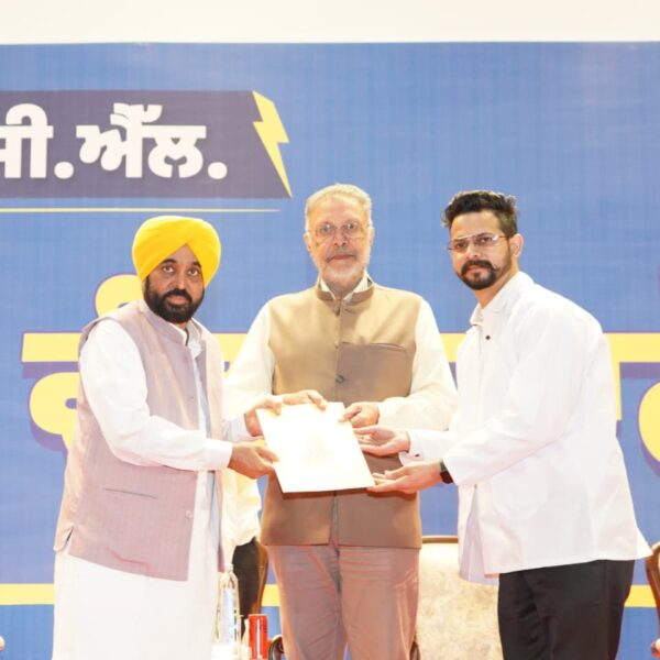 ਪਿਛਲੀਆਂ ਸਰਕਾਰਾਂ ਨੇ ਦਹਾਕੇ ਤੋਂ ਵੱਧ ਸਮੇਂ ਤੱਕ ਨੌਜਵਾਨਾਂ ਨੂੰ ਨੌਕਰੀਆਂ ਤੋਂ ਵਾਂਝਾ ਰੱਖਿਆ, ‘ਆਪ` ਸਰਕਾਰ ਨੇ ਸਿਰਫ਼ ਚਾਰ ਸਾਲਾਂ ਵਿੱਚ ਮੈਰਿਟ ਦੇ ਆਧਾਰ ਉੱਤੇ ਬਿਨਾਂ ਰਿਸ਼ਵਤ ਤੋਂ  65,000 ਤੋਂ ਵੱਧ ਸਰਕਾਰੀ ਨੌਕਰੀਆਂ ਦਿੱਤੀਆਂ: ਮੁੱਖ ਮੰਤਰੀ ਭਗਵੰਤ ਸਿੰਘ ਮਾਨ