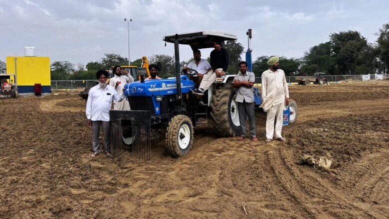 ਪਿੰਡ ਦਸੌਦਾ ਸਿੰਘ ਵਾਲਾ ਵਿੱਚ ਮਾਡਲ ਪਲੇਅ ਗਰਾਊਂਡ ਦੇ ਨਿਰਮਾਣ ਕਾਰਜ ਦੀ ਰਸਮੀ ਸ਼ੁਰੂਆਤ