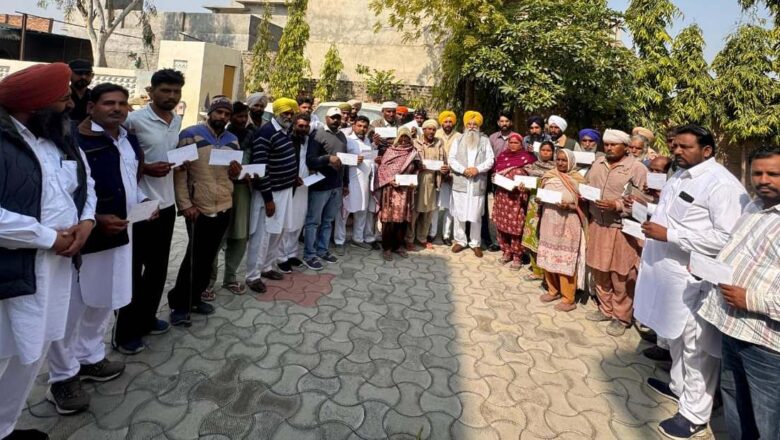 ਕੈਬਨਿਟ ਮੰਤਰੀ ਖੁੱਡੀਆਂ ਨੇ ਰਿਹਾਇਸ਼ ਯੋਜਨਾ ਤਹਿਤ 42 ਲੱਖ ਰੁਪਏ ਦੇ 35 ਲਾਭਪਾਤਰੀਆਂ ਨੂੰ ਚੈੱਕ ਵੰਡੇ