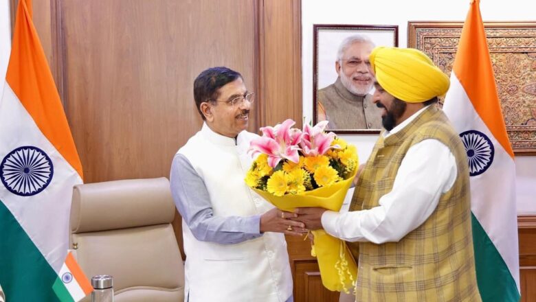 ਕਿਸਾਨਾਂ ਲਈ ਵੱਡੀ ਰਾਹਤ; ਪੰਜਾਬ ਵਿੱਚ ਭਾਰਤੀ ਖੁਰਾਕ ਨਿਗਮ ਦੇ ਗੋਦਾਮਾਂ ਵਿੱਚ ਪਏ 155 ਲੱਖ ਮੀਟ੍ਰਿਕ ਟਨ ਚੌਲ ਅਤੇ ਕਣਕ ਦੇ ਸਟਾਕ ਦੀ ਲਿਫਟਿੰਗ ਲਈ ਵਿਸ਼ੇਸ਼ ਰੇਲ ਗੱਡੀਆਂ ਚਲਾਈਆਂ ਜਾਣਗੀਆਂ: ਮੁੱਖ ਮੰਤਰੀ ਭਗਵੰਤ ਸਿੰਘ ਮਾਨ