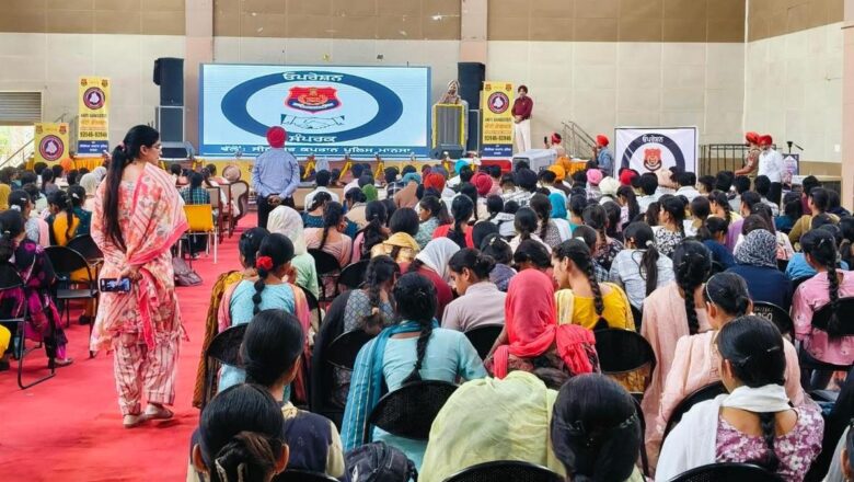 ਪੰਜਾਬ ਪੁਲਿਸ ਦਾ ‘ਸੰਪਰਕ ਅਭਿਆਨ’ ਨੌਜਵਾਨਾਂ ਨੂੰ ਗੈਂਗਸਟਰਾਂ ਦੀ ਹਨ੍ਹੇਰੀ ਦੁਨੀਆਂ ’ਚ  ਸ਼ਾਮਲ ਹੋਣ ਦੇ ਮਾਰੂ ਪ੍ਰਭਾਵਾਂ ਤੋਂ ਜਾਗਰੂਕ ਕਰਵਾ ਰਿਹੈ; ਲੋਕਾਂ ਵੱਲੋਂ ਕਮਿਊਨਿਟੀ ਪੁਲਿਸਿੰਗ ਪਹਿਲ ਦੀ ਸ਼ਲਾਘਾ