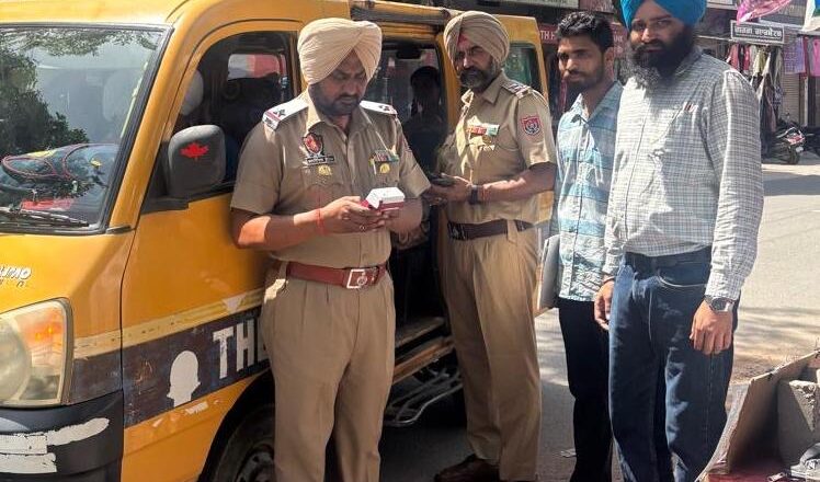 ਸਕੂਲ ਬੱਸਾਂ ਦੀ ਚੈਕਿੰਗ; 04 ਬੱਸਾਂ ਦੇ ਕੱਟੇ ਚਲਾਨ