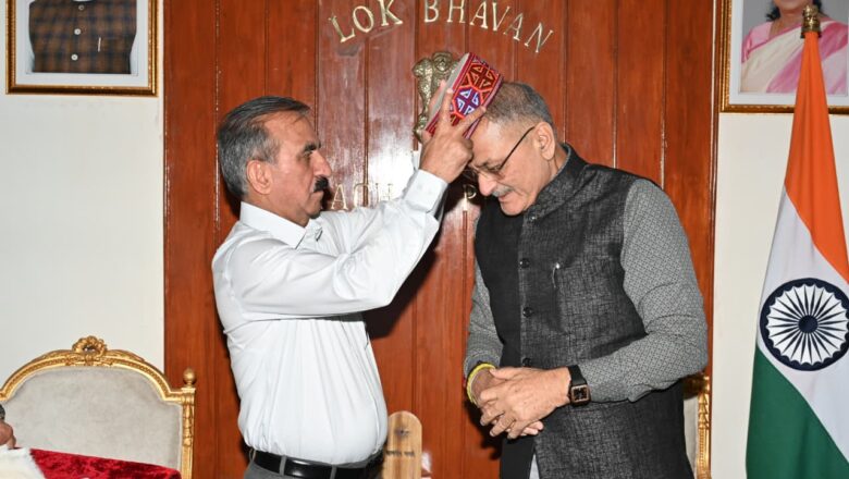 मुख्यमंत्री ने राज्यपाल से शिष्टाचार भेंट की