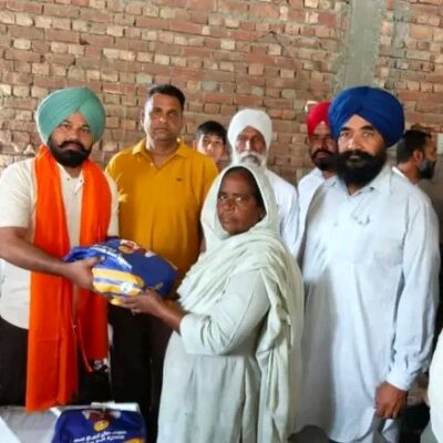ਵਿਧਾਇਕ ਐਡਵੋਕੇਟ ਅਮਰਪਾਲ ਸਿੰਘ ਨੇ “ਮੇਰੀ ਰਸੋਈ ” ਯੋਜਨਾ ਤਹਿਤ ਪਿੰਡ ਪੇਜੋਚੱਕ ਵਿਖੇ ਲੋੜਵੰਦ ਪਰਿਵਾਰਾਂ ਨੂੰ ਰਾਸ਼ਨ ਕਿੱਟਾਂ ਵੰਡੀਆਂ