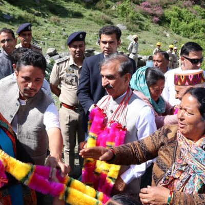बड़ा भंगाल में मुख्यमंत्री बोले, राजनीति करने नहीं दुख-दर्द बांटने आया हूं