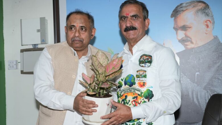मुख्यमंत्री ने चिनार वृक्षारोपण अभियान के प्रथम चरण का शुभारंभ किया