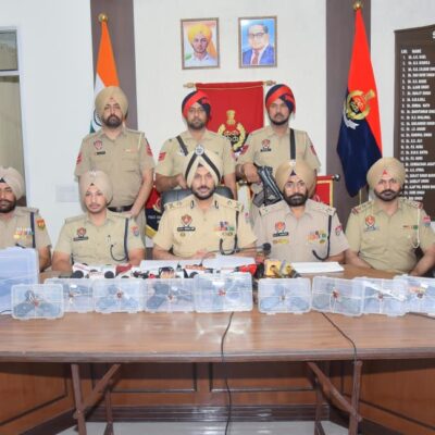 ਅਫ਼ਗਾਨ ਨਾਗਰਿਕ ਸਮੇਤ 7 ਜਣੇ 10 ਆਧੁਨਿਕ ਹਥਿਆਰਾਂ, 5 ਕਿੱਲੋ ਹੈਰੋਇਨ ਅਤੇ 30 ਲੱਖ ਰੁਪਏ ਦੀ ਹਵਾਲਾ ਰਕਮ ਸਣੇ ਗ੍ਰਿਫ਼ਤਾਰ
