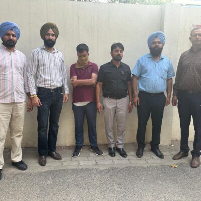 ਵਿਜੀਲੈਂਸ ਬਿਊਰੋ ਵੱਲੋਂ 1,00,000 ਰੁਪਏ ਰਿਸ਼ਵਤ ਲੈਂਦਾ ਸਹਾਇਕ ਰਜਿਸਟਰਾਰ ਕਾਬੂ
