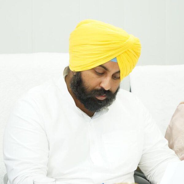ਹਰਜੋਤ ਸਿੰਘ ਬੈਂਸ ਦੀ ਨਗਰ ਨਿਗਮ ਅਧਿਕਾਰੀਆਂ ਨੂੰ ਹਦਾਇਤ- ਲੁਧਿਆਣਾ ਸ਼ਹਿਰ ਨੂੰ 30 ਜੂਨ ਤੱਕ ਸੜਕਾਂ ਦੇ ਟੋਇਆਂ ਅਤੇ ਮੈਨਹੋਲ ਮੁਕਤ ਬਣਾਇਆ ਜਾਵੇ