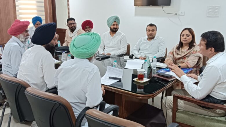 ਜਿਲ੍ਹਾ ਚੋਣ ਅਫਸਰ ਵੱਲੋਂ ਸਪੈਸ਼ਲ ਇੰਟੈਂਸਿਵ ਰਵੀਜ਼ਨ ਸਬੰਧੀ ਰਾਜਨੀਤਿਕ ਪਾਰਟੀਆਂ ਨਾਲ ਮੀਟਿੰਗ