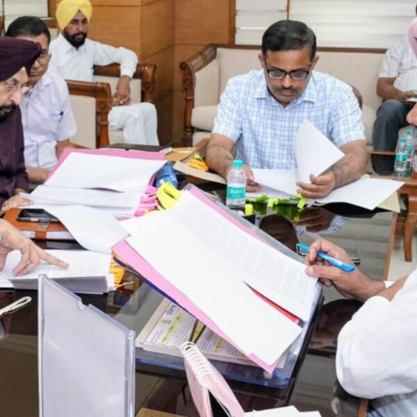ਵਿੱਤ ਮੰਤਰੀ ਹਰਪਾਲ ਸਿੰਘ ਚੀਮਾ ਵੱਲੋਂ ਮੈਥਾਨੌਲ ਨੂੰ ਨਿਯਮਤ ਕਰਨ ਅਤੇ ਜ਼ਹਿਰੀਲੀ ਸ਼ਰਾਬ ਦੇ ਦੁਖਾਂਤਾਂ ਨੂੰ ਰੋਕਣ ਲਈ ਤੁਰੰਤ ਕੇਂਦਰੀ ਕਾਨੂੰਨ ਬਣਾਉਣ ਦੀ ਮੰਗਵਿੱਤ ਮੰਤਰੀ ਹਰਪਾਲ ਸਿੰਘ ਚੀਮਾ ਵੱਲੋਂ ਮੈਥਾਨੌਲ ਨੂੰ ਨਿਯਮਤ ਕਰਨ ਅਤੇ ਜ਼ਹਿਰੀਲੀ ਸ਼ਰਾਬ ਦੇ ਦੁਖਾਂਤਾਂ ਨੂੰ ਰੋਕਣ ਲਈ ਤੁਰੰਤ ਕੇਂਦਰੀ ਕਾਨੂੰਨ ਬਣਾਉਣ ਦੀ ਮੰਗ