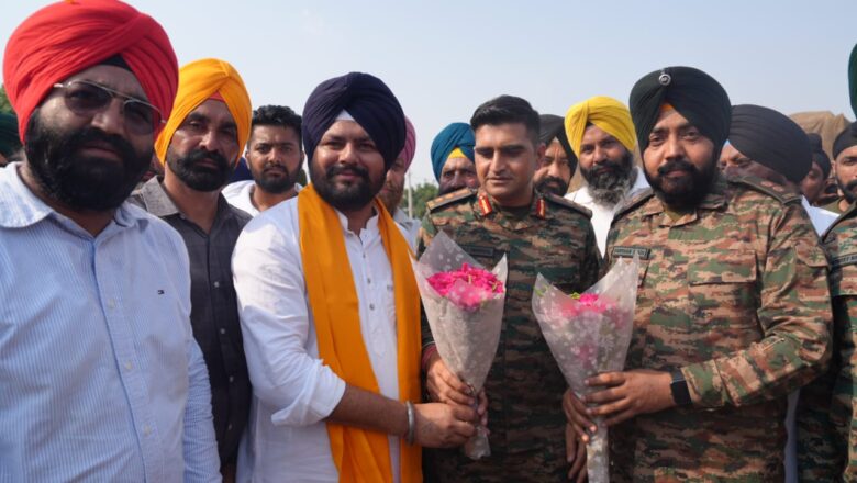 ਫਿਰੋਜ਼ਪੁਰ ਤੋਂ ਲੇਹ-ਲੱਦਾਖ ਲਈ ਰਵਾਨਾ ਹੋ ਰਹੀ 21 ਸਿੱਖ ਰੈਜੀਮੈਂਟ  ਦਾ ਵਿਧਾਇਕ ਲਾਲਪੁਰਾ ਵੱਲੋਂ ਨਿੱਘਾ ਸਵਾਗਤ