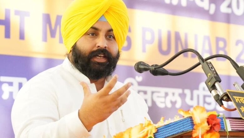ਮੁਕਤਸਰ ਸਾਹਿਬ ਵਿਖੇ ‘ਬ੍ਰਾਈਟ ਮਾਈਂਡਜ਼ ਪੰਜਾਬ’ ਤਹਿਤ 1050 ਤੋਂ ਵੱਧ ਹੋਣਹਾਰ ਵਿਦਿਆਰਥੀਆਂ ਦਾ ਸਨਮਾਨ
